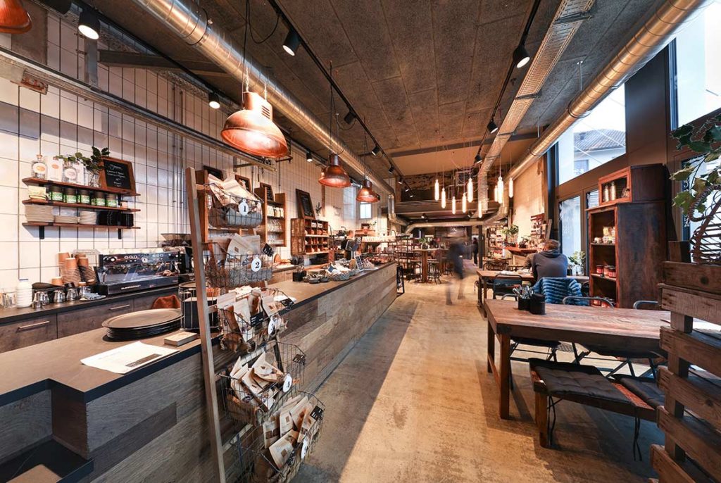 Kilo-und-Gramm-Bäckerei-Kassenbereich